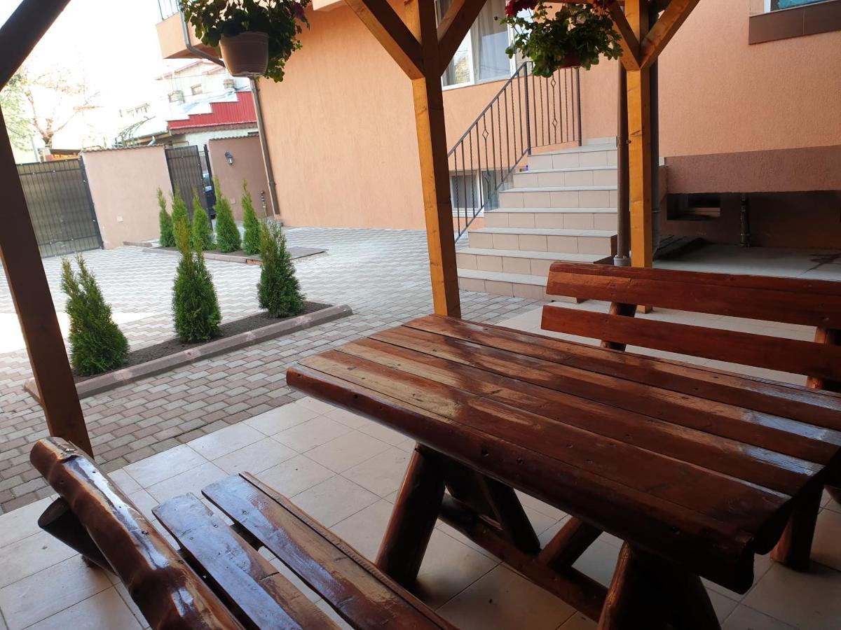 Villa Accommodation Bukarest Kültér fotó